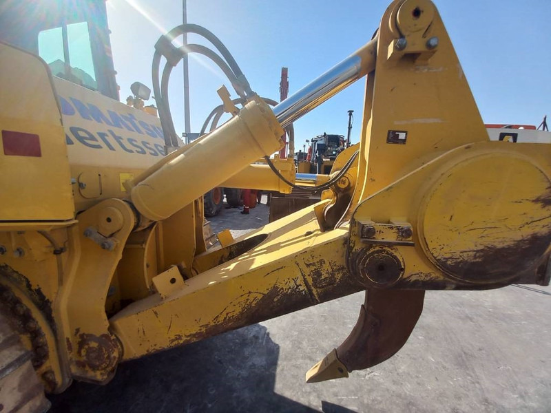 Komatsu D155-6R (4 pieces available in Abu Dhabi) - Bulldozer: picture 5 Komatsu D155-6R (4 pieces available in Abu Dhabi) - Bulldozer: picture 5