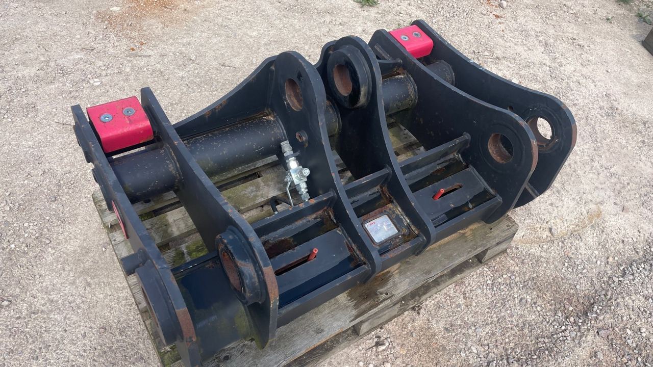 Hyundai 760-9A Volvo BM - Quick coupler for Wheel loader: picture 2 Hyundai 760-9A Volvo BM - Quick coupler for Wheel loader: picture 2