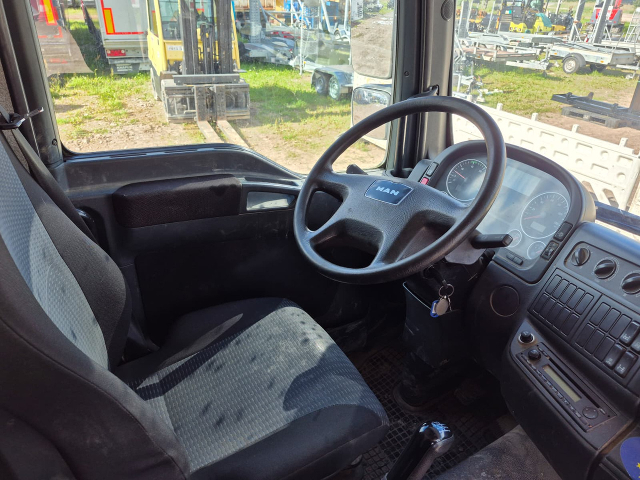 Tipper MAN TGL8.220, 83'600km!: picture 11