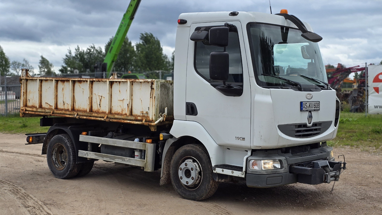 RENAULT Midlum 190DX winch. Original mileage 46'000km. - Tipper: picture 1 RENAULT Midlum 190DX winch. Original mileage 46'000km. - Tipper: picture 1