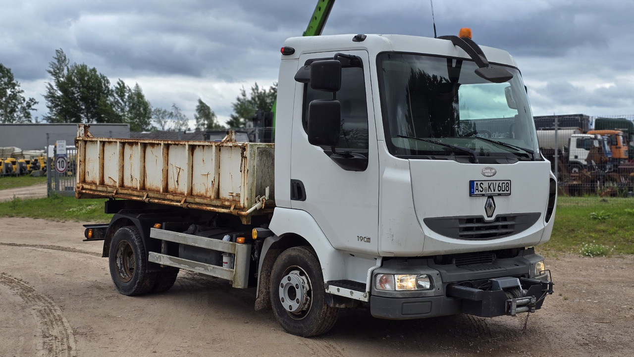 RENAULT Midlum 190DX winch. Original mileage 46'000km. - Tipper: picture 2 RENAULT Midlum 190DX winch. Original mileage 46'000km. - Tipper: picture 2