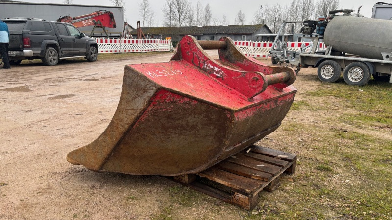 S70 1700mm - Excavator bucket for Excavator: picture 2 S70 1700mm - Excavator bucket for Excavator: picture 2