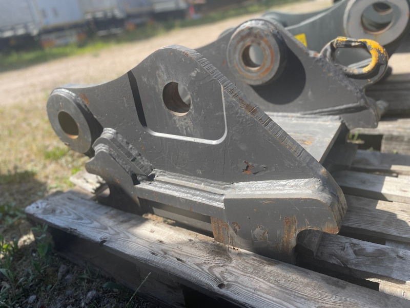 S80 - Quick coupler for Excavator: picture 2 S80 - Quick coupler for Excavator: picture 2