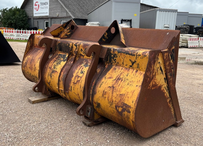 Volvo BM 2400mm - Loader bucket for Wheel loader: picture 4 Volvo BM 2400mm - Loader bucket for Wheel loader: picture 4