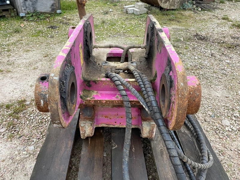 WINKELBAUER MASCHINENBAU MULTI CONNECT MC-XL - Quick coupler for Excavator: picture 3 WINKELBAUER MASCHINENBAU MULTI CONNECT MC-XL - Quick coupler for Excavator: picture 3