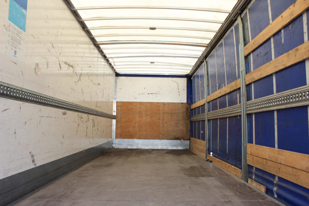 MAN TGL 12.220 Plane-Koffer 7,5 m LBW Klima 199TKm - Box truck: picture 3 MAN TGL 12.220 Plane-Koffer 7,5 m LBW Klima 199TKm - Box truck: picture 3