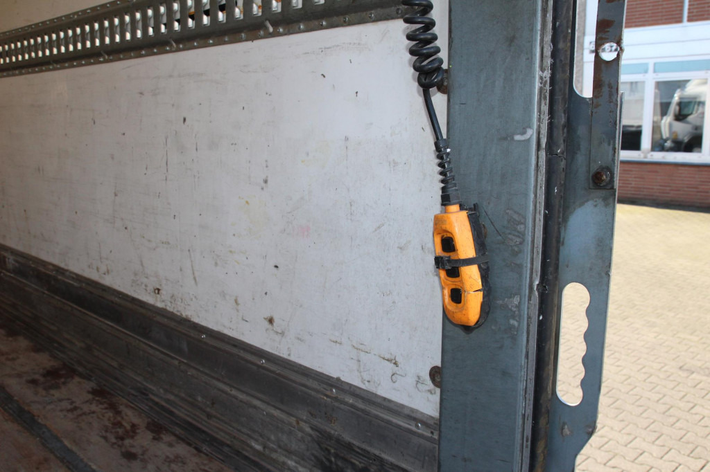 Renault D 280E6 Wide Koffer LBW nur 268Tkm! - Box truck: picture 4 Renault D 280E6 Wide Koffer LBW nur 268Tkm! - Box truck: picture 4