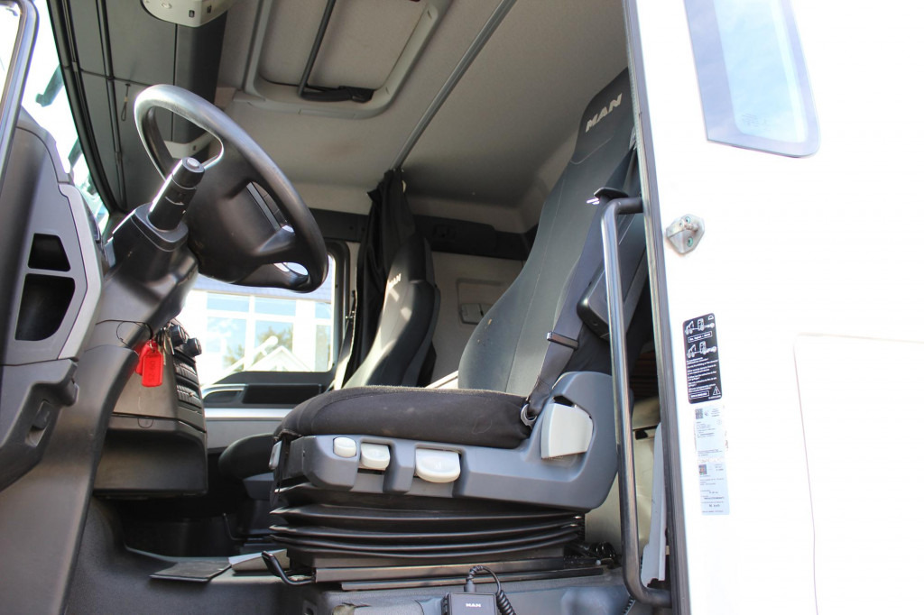 MAN TGX 18.480 E6 Flachdach   2 Tanks   Retarder - Tractor unit: picture 3 MAN TGX 18.480 E6 Flachdach   2 Tanks   Retarder - Tractor unit: picture 3