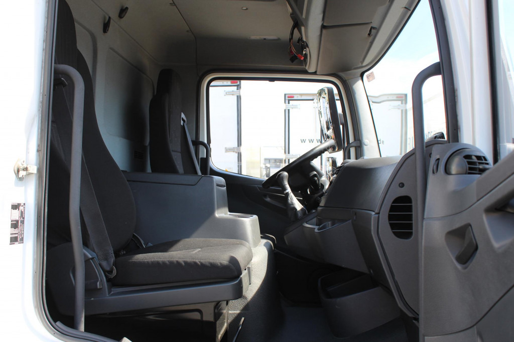 Mercedes-Benz Atego 1221 E6 Koffer Klima LDW Schalter LBW - Truck: picture 4 Mercedes-Benz Atego 1221 E6 Koffer Klima LDW Schalter LBW - Truck: picture 4