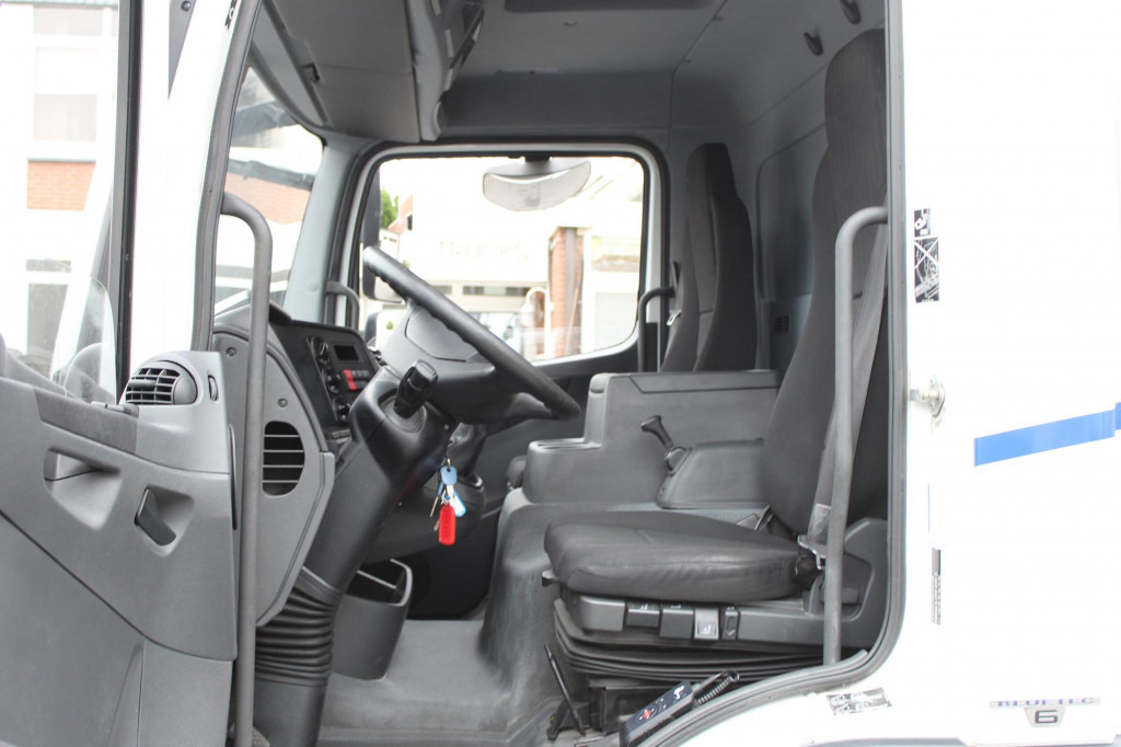 Mercedes-Benz Atego 818 E6 Koffer Klima LDW Schalter LBW - Truck: picture 5 Mercedes-Benz Atego 818 E6 Koffer Klima LDW Schalter LBW - Truck: picture 5