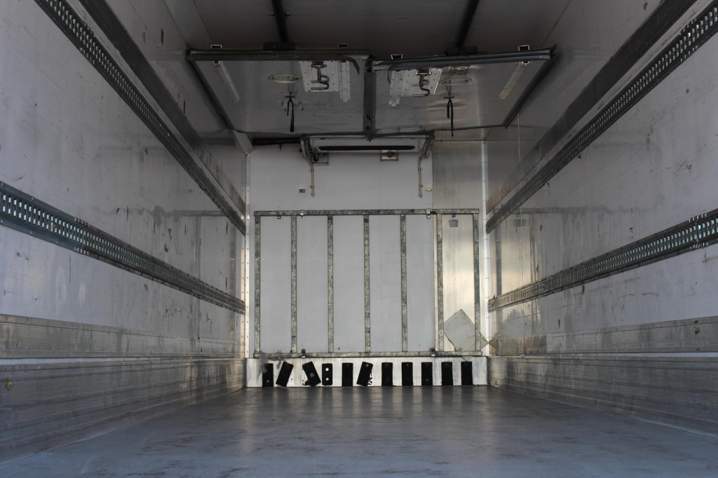 Volvo FM 420 E6 TK T-1200 Spect. Bi-Temp. Strom LBW TW - Refrigerator truck: picture 4 Volvo FM 420 E6 TK T-1200 Spect. Bi-Temp. Strom LBW TW - Refrigerator truck: picture 4