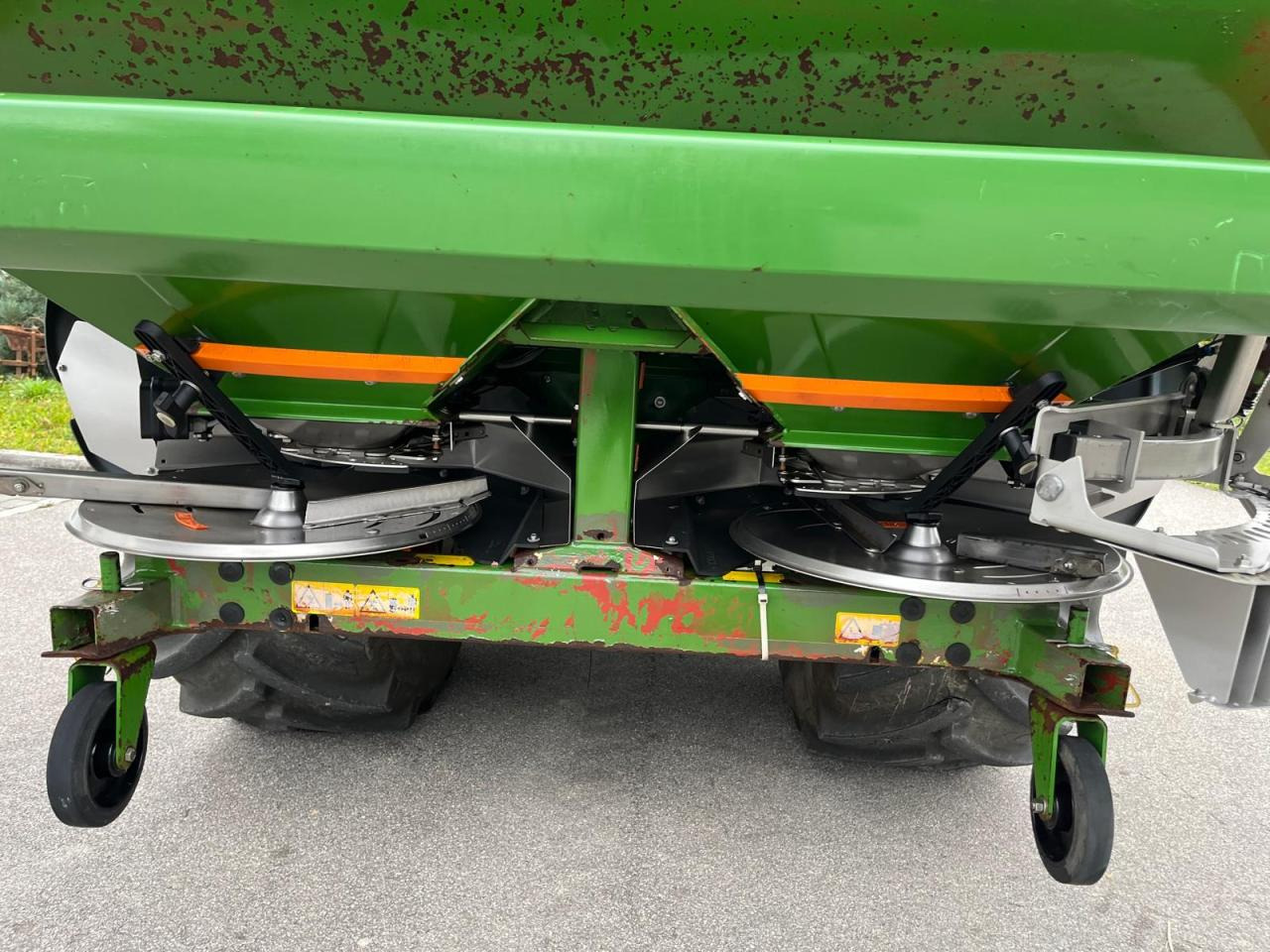 Fertilizer spreader Amazone ZA-M 1501 Profis, Wiegestreuer, 2500 Liter: picture 8 Fertilizer spreader Amazone ZA-M 1501 Profis, Wiegestreuer, 2500 Liter: picture 8