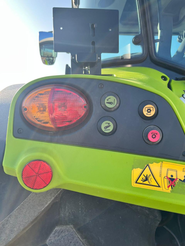 Farm tractor CLAAS Arion 420 CIS mit Frontzapfwelle und Frontkraftheber, neuwertiger Zustand, erst 620 Betriebsstunden: picture 30