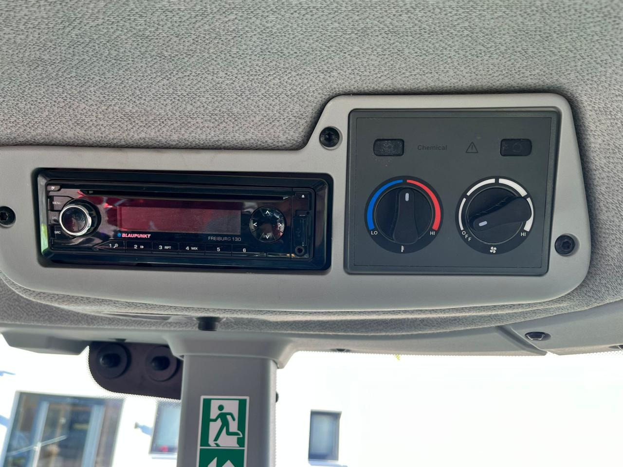 Farm tractor CLAAS Arion 420 CIS mit Frontzapfwelle und Frontkraftheber, neuwertiger Zustand, erst 620 Betriebsstunden: picture 27