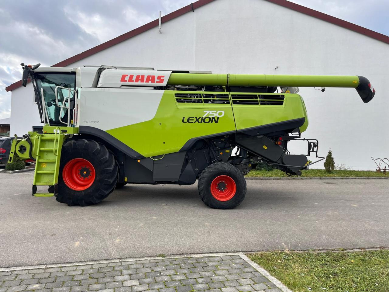 CLAAS Lexion 750 V-Kanal 3D, Bj. 2017, 30kmh - Combine harvester: picture 3 CLAAS Lexion 750 V-Kanal 3D, Bj. 2017, 30kmh - Combine harvester: picture 3