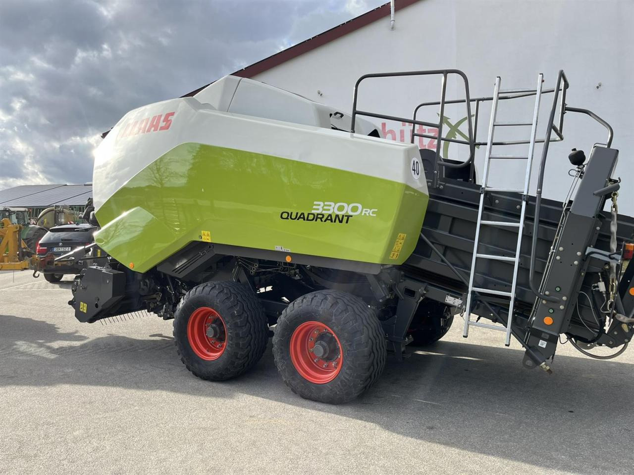 CLAAS Quadrant 3300 RC, Claas Großpackenpresse, Bj. 2016, ca. 16.500 Ballen - Square baler: picture 2 CLAAS Quadrant 3300 RC, Claas Großpackenpresse, Bj. 2016, ca. 16.500 Ballen - Square baler: picture 2