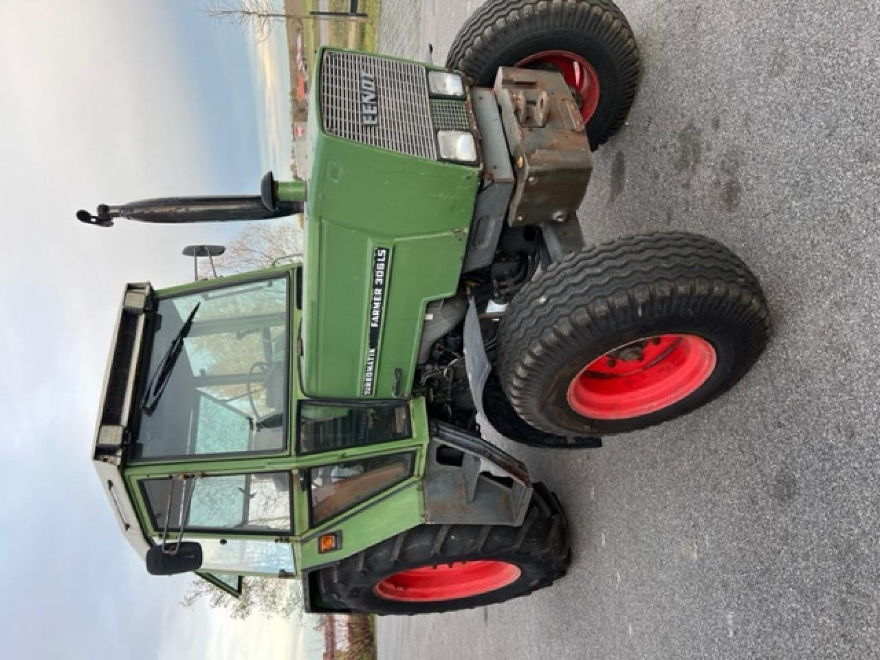 Fendt Farmer 306 LS - Farm tractor: picture 3 Fendt Farmer 306 LS - Farm tractor: picture 3