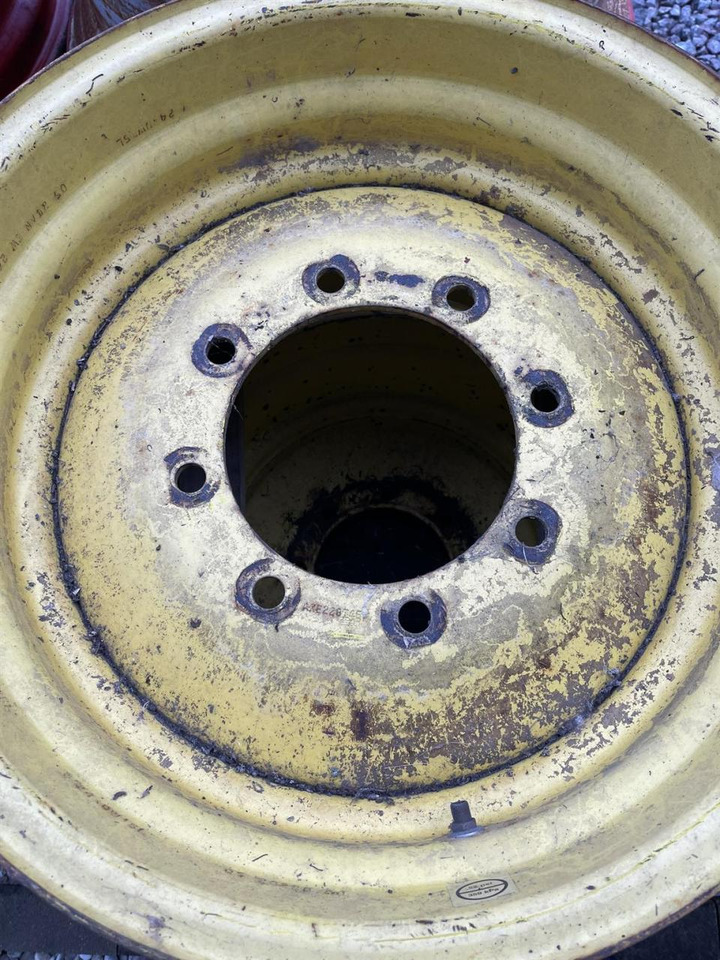 John Deere 15X24 / 8 Loch Felge - Rim: picture 3 John Deere 15X24 / 8 Loch Felge - Rim: picture 3