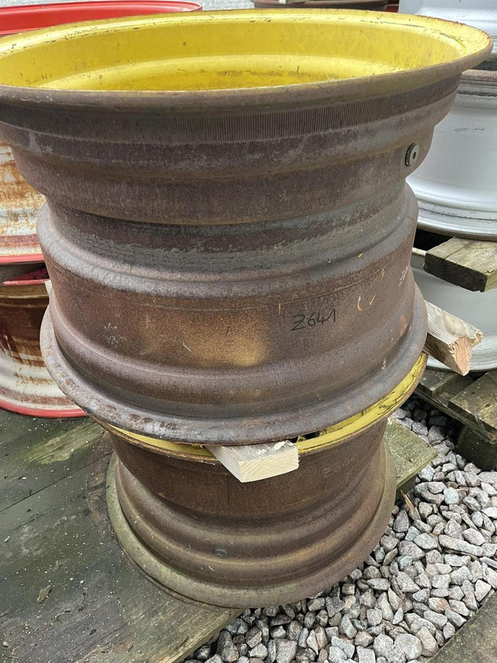 John Deere 15X24 / 8 Loch Felge - Rim: picture 1 John Deere 15X24 / 8 Loch Felge - Rim: picture 1