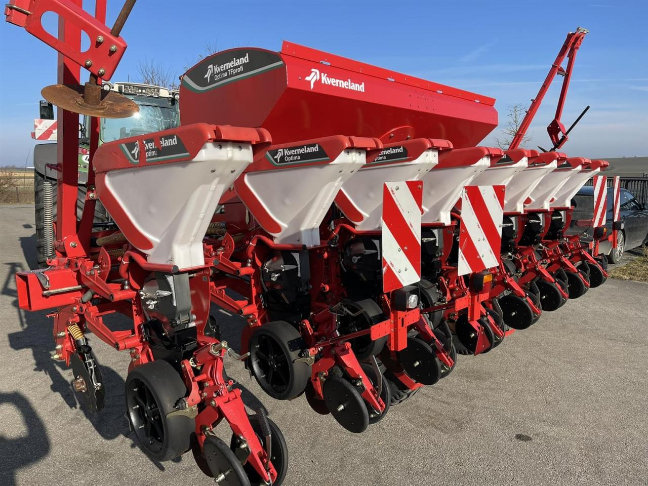 Kverneland Optima TF Profi 2, 8-reihig, mechanischer Antrieb, Düngeeinrichtug, Baujahr 2018, gepflegter Zustand - Precision sowing machine: picture 3 Kverneland Optima TF Profi 2, 8-reihig, mechanischer Antrieb, Düngeeinrichtug, Baujahr 2018, gepflegter Zustand - Precision sowing machine: picture 3