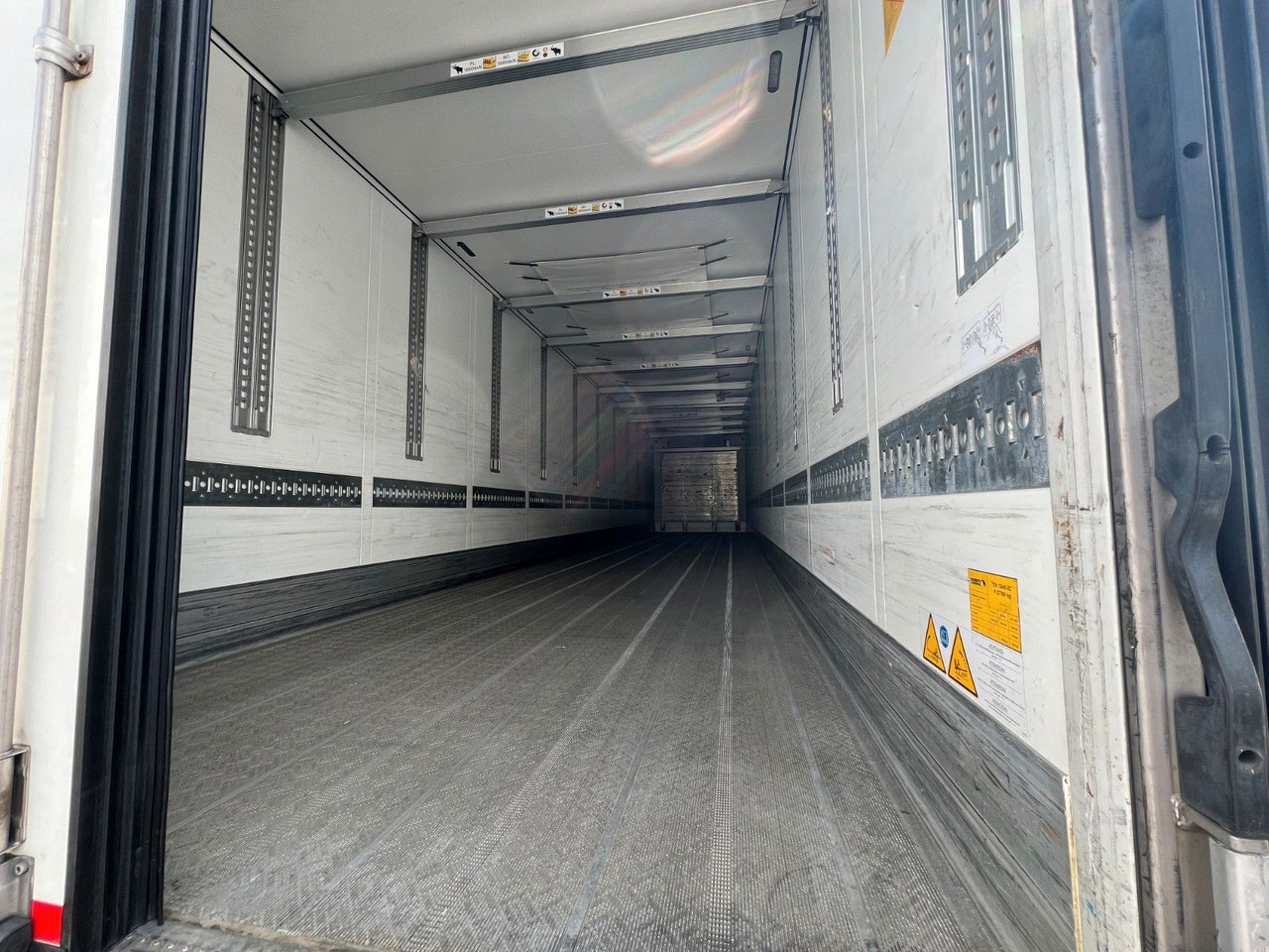 Schmitz Cargobull SKO 24/L - 13.4 FP 45 Cool V7, Schmitz S.CU V2.0 - Refrigerator semi-trailer: picture 5 Schmitz Cargobull SKO 24/L - 13.4 FP 45 Cool V7, Schmitz S.CU V2.0 - Refrigerator semi-trailer: picture 5