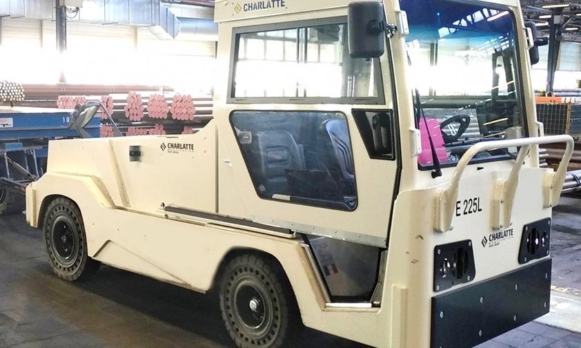 Charlatte TE225 - Baggage tractor: picture 1 Charlatte TE225 - Baggage tractor: picture 1