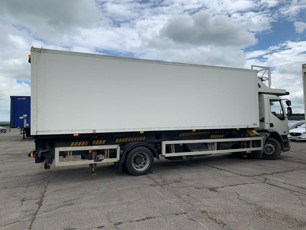 Mallaghan Catering Truck DAF LF55 18T WB 5850 - Airport catering truck: picture 1 Mallaghan Catering Truck DAF LF55 18T WB 5850 - Airport catering truck: picture 1