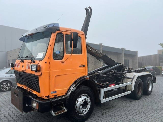 Mercedes-Benz 2124 2219 6x4 - Hook lift truck: picture 2 Mercedes-Benz 2124 2219 6x4 - Hook lift truck: picture 2
