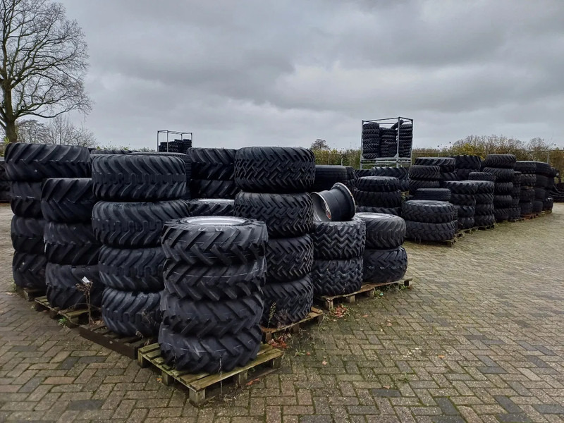 Diversen banden - Tire: picture 1 Diversen banden - Tire: picture 1