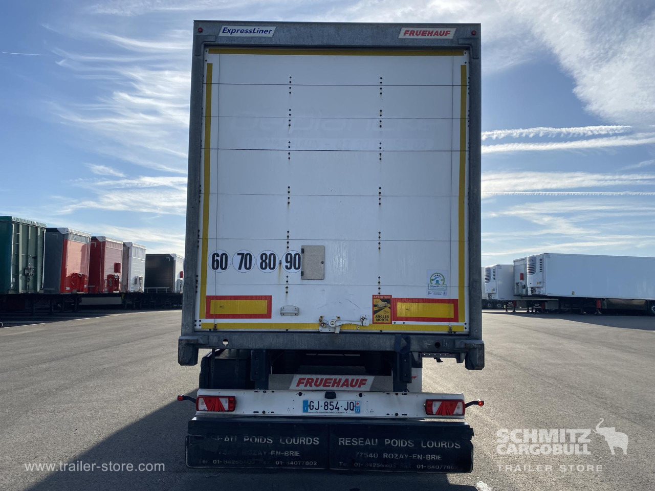 FRUEHAUF Dryfreight Standard Roller shutter door - Closed box semi-trailer: picture 4 FRUEHAUF Dryfreight Standard Roller shutter door - Closed box semi-trailer: picture 4