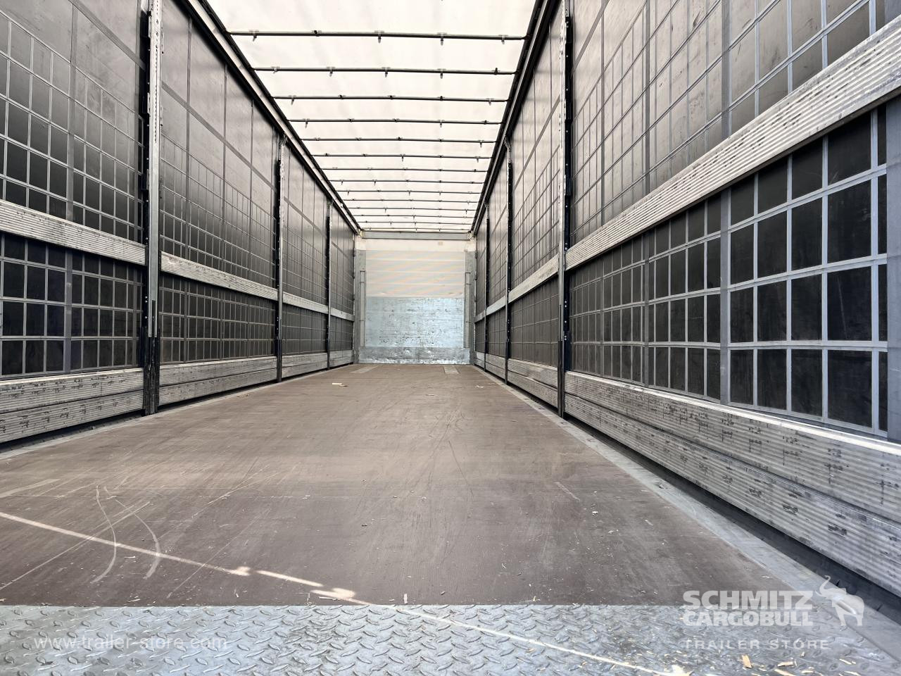 SCHMITZ Curtainsider Standard - Curtainsider semi-trailer: picture 3 SCHMITZ Curtainsider Standard - Curtainsider semi-trailer: picture 3