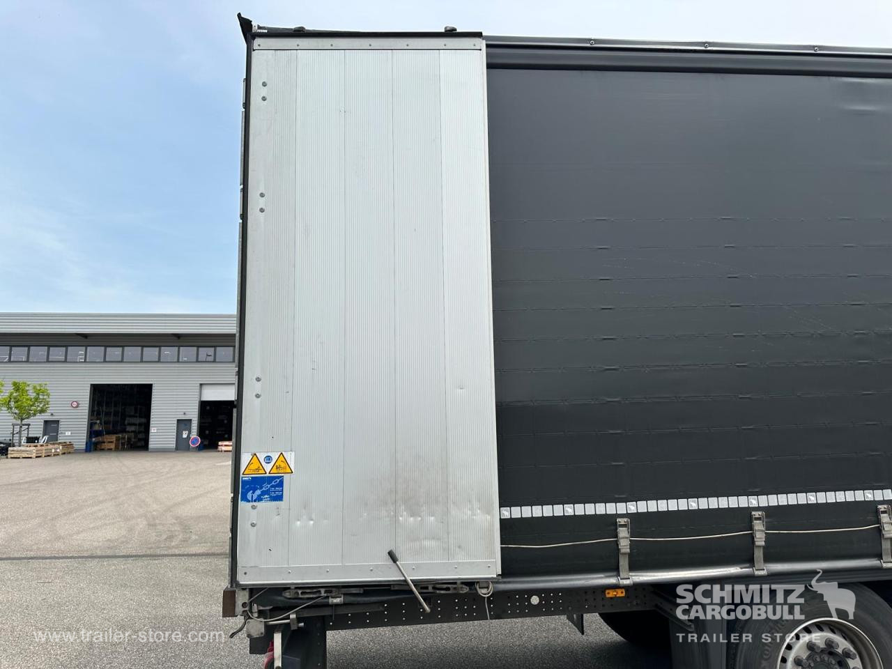 SCHMITZ Curtainsider Standard - Curtainsider semi-trailer: picture 4 SCHMITZ Curtainsider Standard - Curtainsider semi-trailer: picture 4