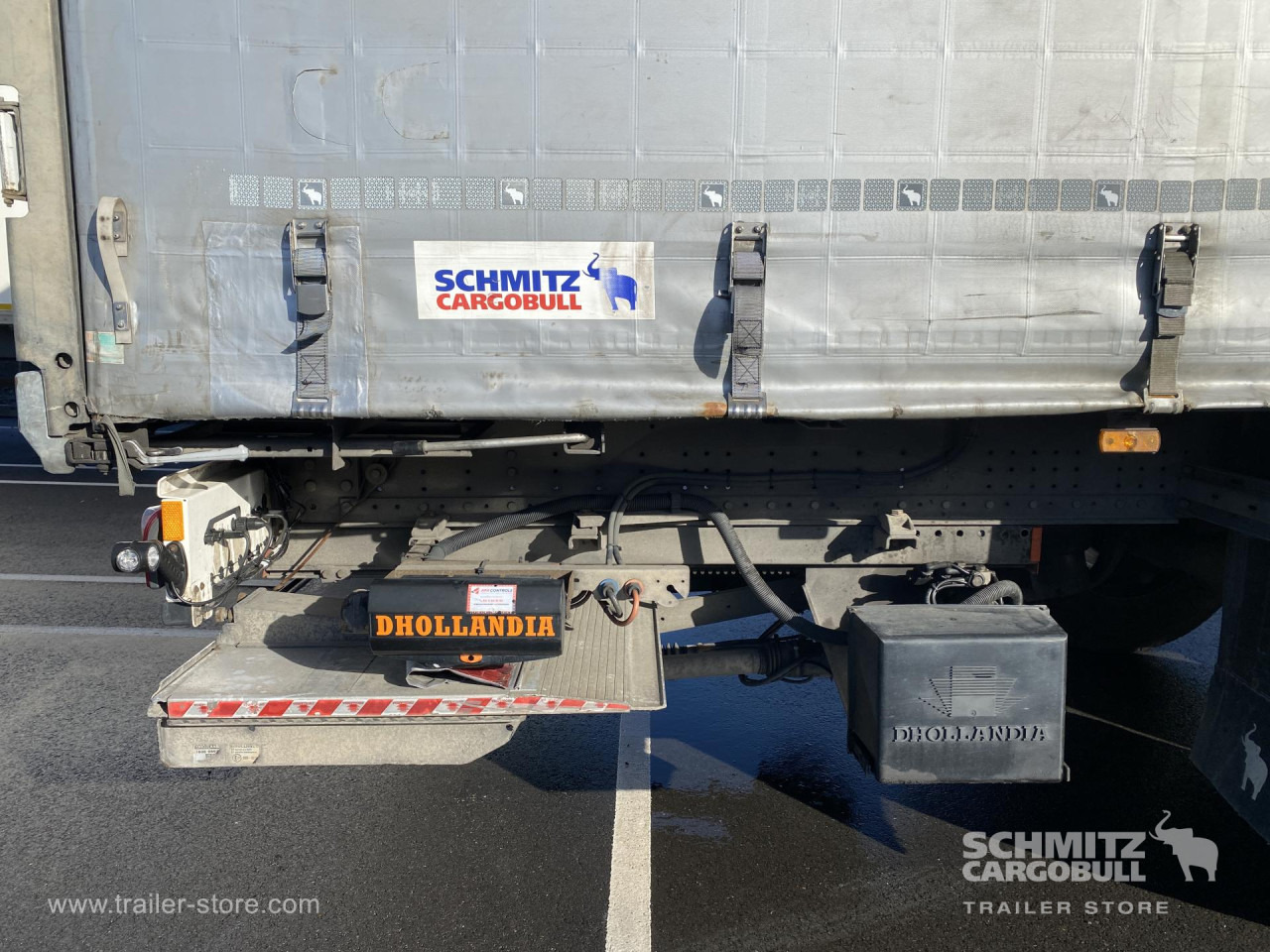 SCHMITZ Curtainsider Standard Taillift - Curtainsider semi-trailer: picture 4 SCHMITZ Curtainsider Standard Taillift - Curtainsider semi-trailer: picture 4