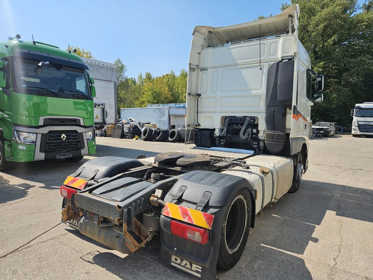 DAF XF 460 Space Cab Standklima 2 units - Tractor unit: picture 4 DAF XF 460 Space Cab Standklima 2 units - Tractor unit: picture 4