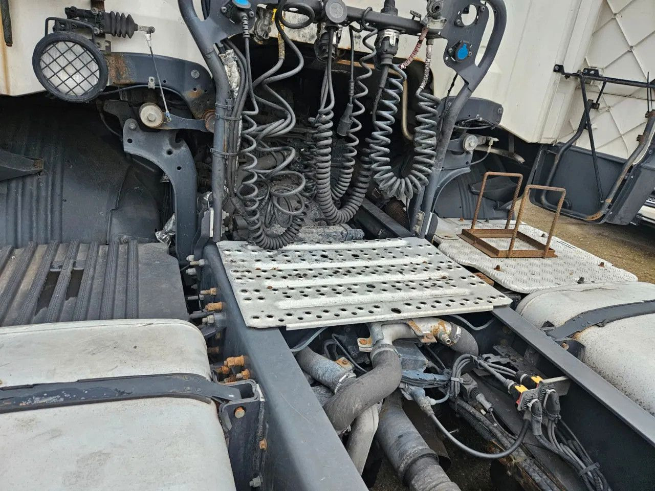 Tractor unit Scania R410 Mega StandKlima Highline - 4 units in stock: picture 11