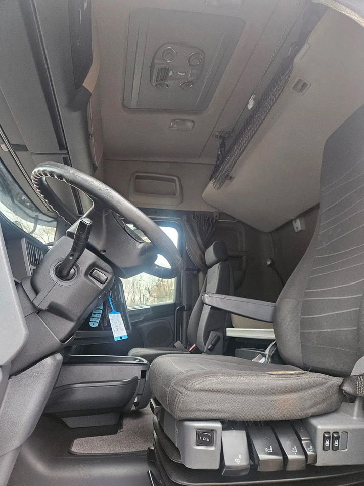 Scania R450 Mega StandKlima Highline - 3 units in stock - Tractor unit: picture 5 Scania R450 Mega StandKlima Highline - 3 units in stock - Tractor unit: picture 5