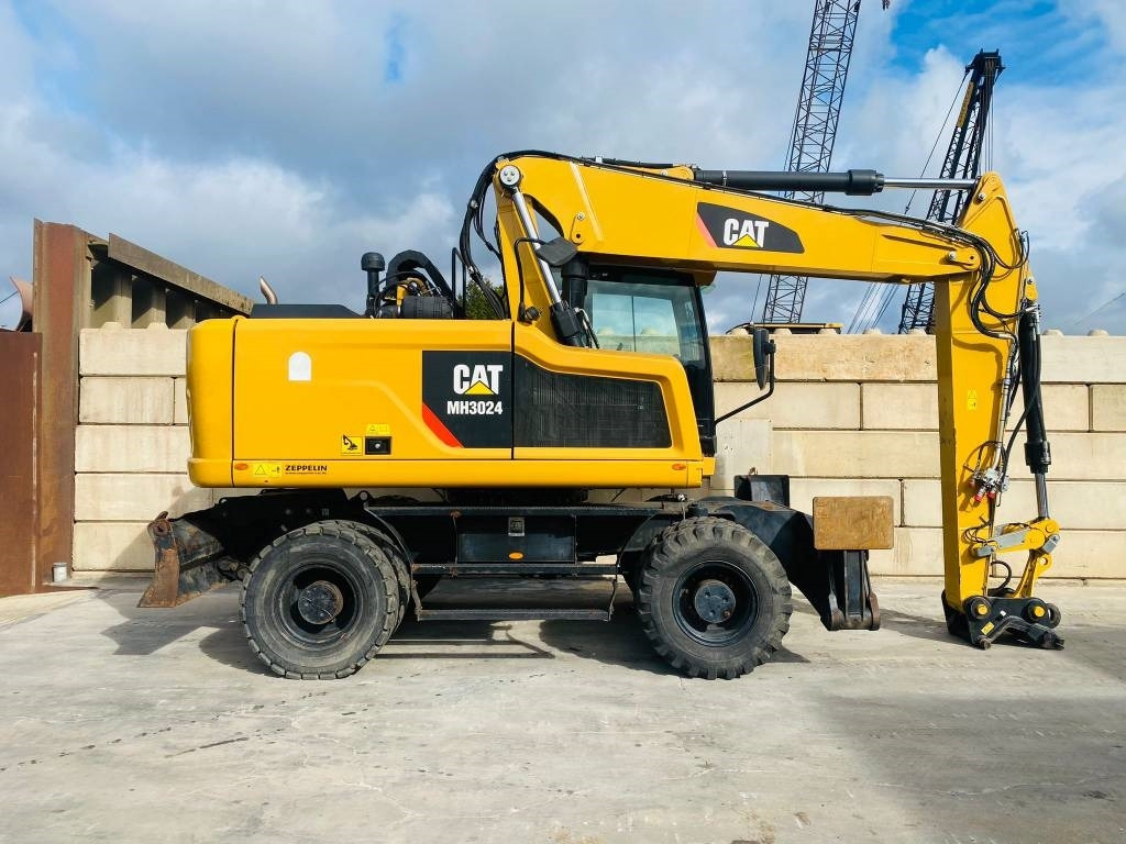 CAT mh3024 - Waste/ Industry handler: picture 2 CAT mh3024 - Waste/ Industry handler: picture 2
