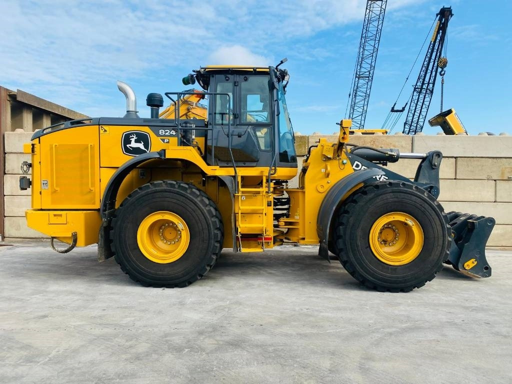 John Deere 824p - Wheel loader: picture 2 John Deere 824p - Wheel loader: picture 2