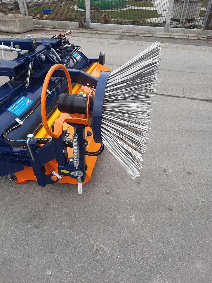 Broom Kehrmaschine 1,2, 1,5, 1,8 2,3, 2,8m Schlepper Radlader Hoflader: picture 7 Broom Kehrmaschine 1,2, 1,5, 1,8 2,3, 2,8m Schlepper Radlader Hoflader: picture 7