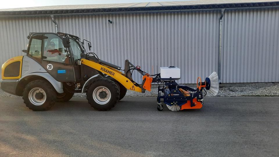 Kehrmaschine Kramer 1,2, 1,5, 1,8 2,3 2,8m Euro Radlader Hoflader - Broom: picture 3 Kehrmaschine Kramer 1,2, 1,5, 1,8 2,3 2,8m Euro Radlader Hoflader - Broom: picture 3
