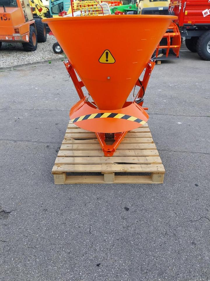 Salzstreuer 200l-500l Sand Splitt Schlepper Traktor Winterdienst - Sand/ Salt spreader: picture 3 Salzstreuer 200l-500l Sand Splitt Schlepper Traktor Winterdienst - Sand/ Salt spreader: picture 3