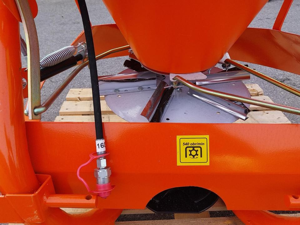 Salzstreuer 200l-500l Sand Splitt Schlepper Traktor Winterdienst - Sand/ Salt spreader: picture 4 Salzstreuer 200l-500l Sand Splitt Schlepper Traktor Winterdienst - Sand/ Salt spreader: picture 4