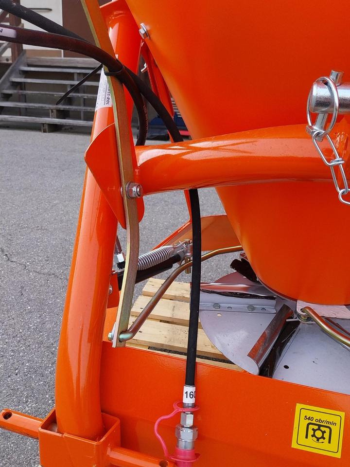 Salzstreuer 200l-500l Sand Splitt Schlepper Traktor Winterdienst - Sand/ Salt spreader: picture 3 Salzstreuer 200l-500l Sand Splitt Schlepper Traktor Winterdienst - Sand/ Salt spreader: picture 3