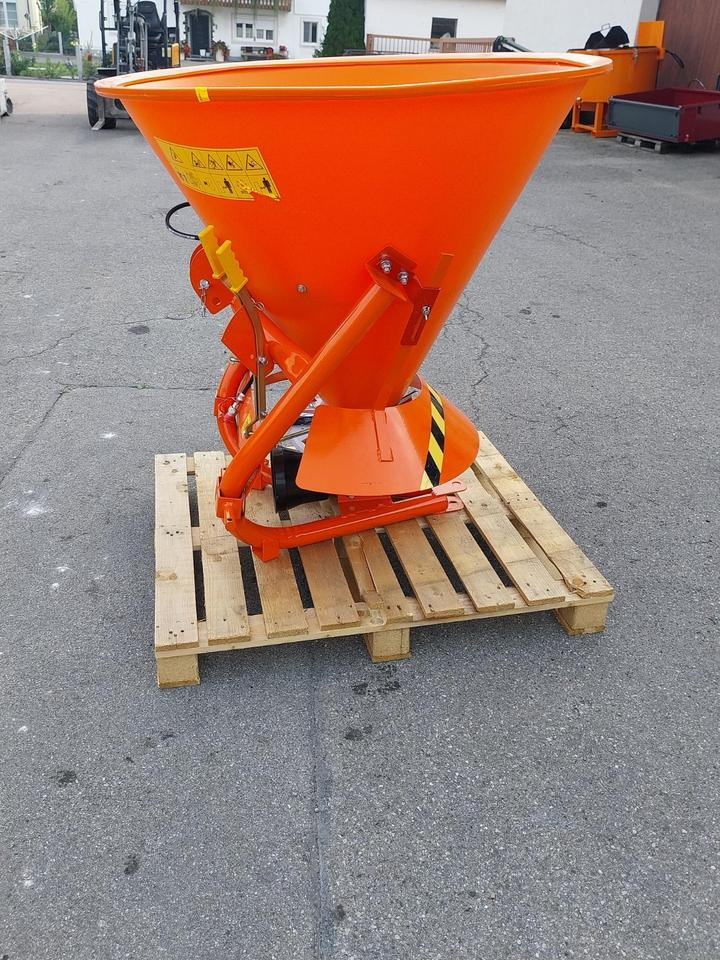 Salzstreuer 200l-500l Sand Splitt Schlepper Traktor Winterdienst - Sand/ Salt spreader: picture 2 Salzstreuer 200l-500l Sand Splitt Schlepper Traktor Winterdienst - Sand/ Salt spreader: picture 2