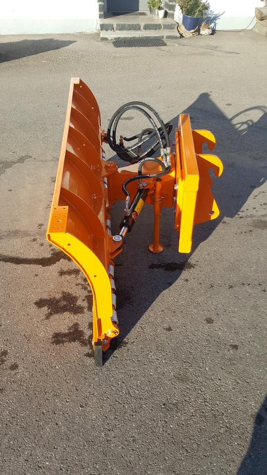 Schneeschild 1,8m Kubota Kommunal Schlepper Radlader Hoflader - Snow plough: picture 2 Schneeschild 1,8m Kubota Kommunal Schlepper Radlader Hoflader - Snow plough: picture 2
