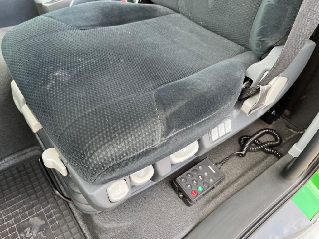 MAN TG-L 12.220 4x2 BL Standardkoffer LBW LBW 1.5 to - Box truck: picture 5 MAN TG-L 12.220 4x2 BL Standardkoffer LBW LBW 1.5 to - Box truck: picture 5