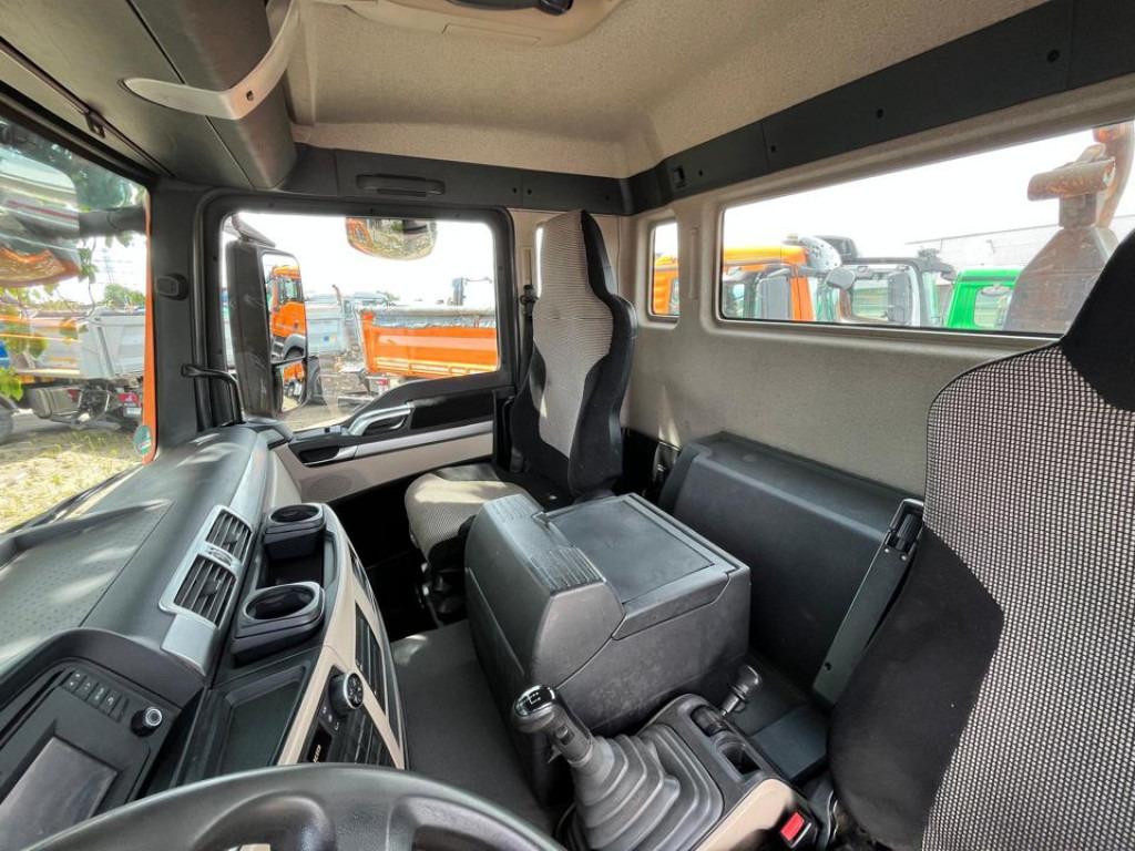 Hook lift truck MAN TG-S 26.460 6x4 BB Abrollkipper kurzer Radstand: picture 13