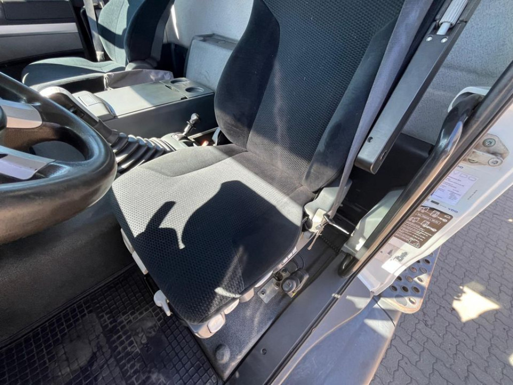 MAN TG-S 35.400 8x6H 4 Achs Muldenkipper Carnehl - Tipper: picture 4 MAN TG-S 35.400 8x6H 4 Achs Muldenkipper Carnehl - Tipper: picture 4