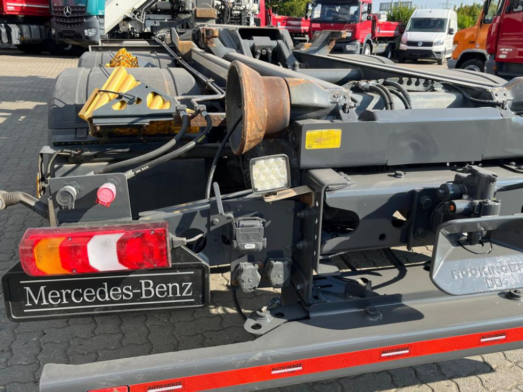 Hook lift truck, Crane truck MERCEDES-BENZ Antos 2543 L 6x2 Abrollkipper mit Kran Funk+Greiferst.: picture 7