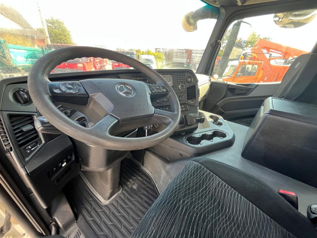 Hook lift truck, Crane truck MERCEDES-BENZ Antos 2543 L 6x2 Abrollkipper mit Kran Funk+Greiferst.: picture 13